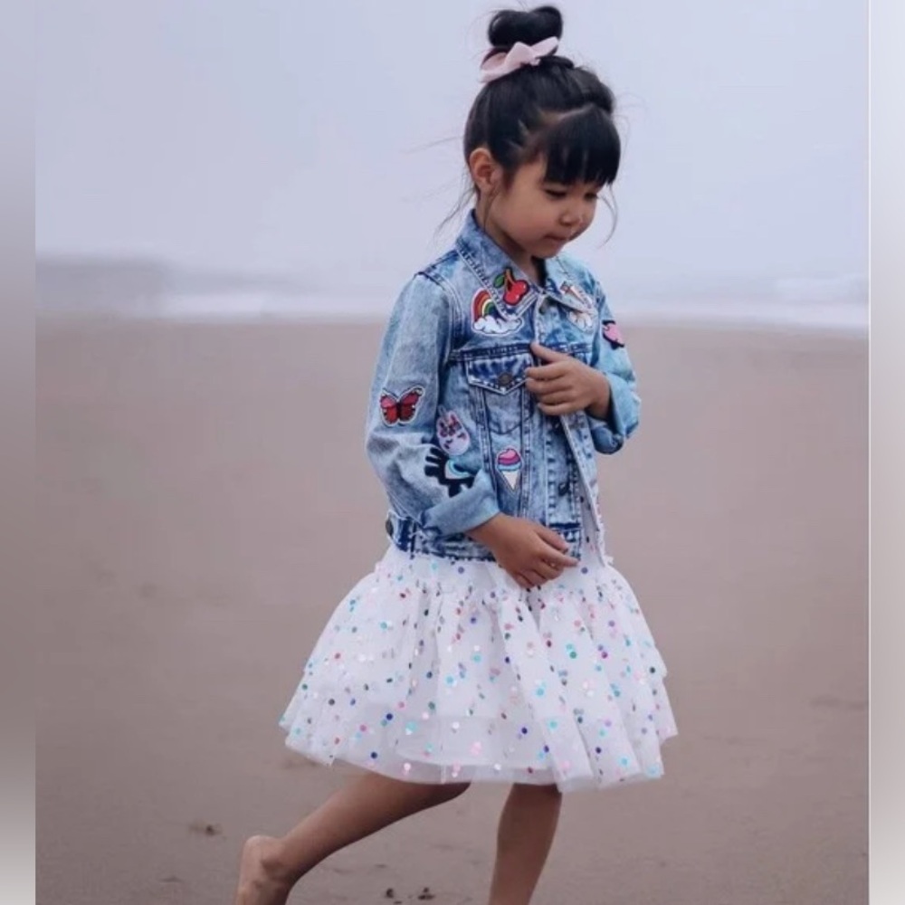 LOLA + THE BOYS
All About The Patch Crop Denim Jacket
Size 2T